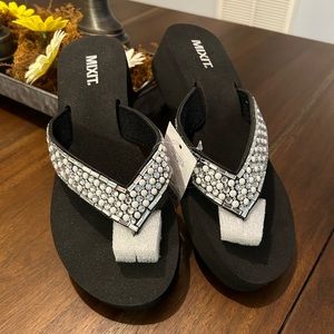 Mixit Rhinestone/Pearl Women’s Sandals Size 7 NWT